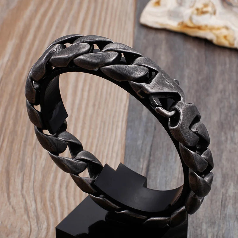 Cadena color carbón