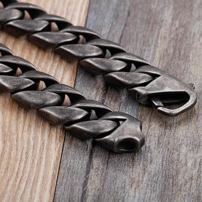 Cadena color carbón